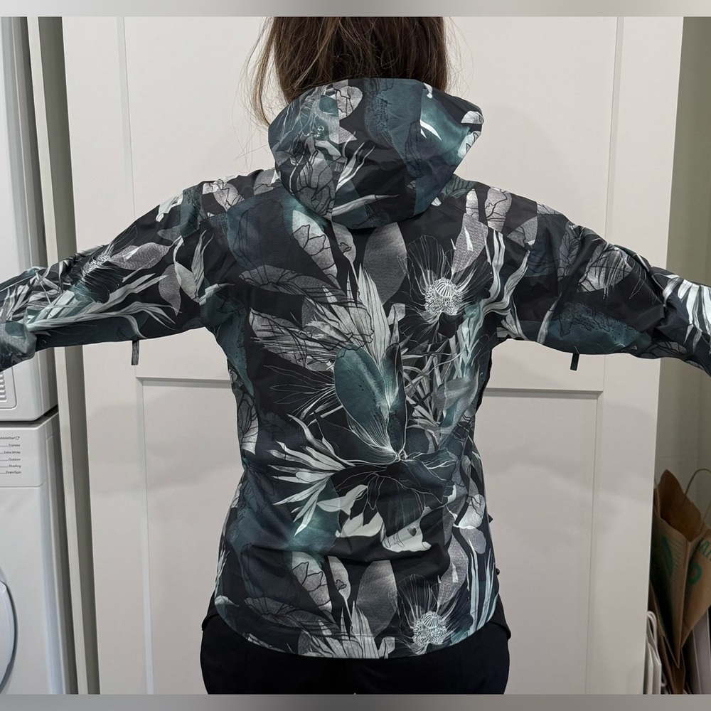 Floral Women's Shell Jacket - Picture 3 of 5